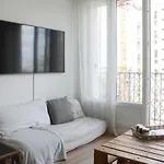 Through Apartment - Place De La Reunion