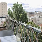 Through Apartment - Place De La Reunion