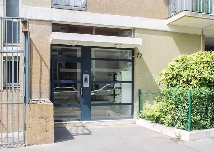 Through Apartment - Place De La Reunion
